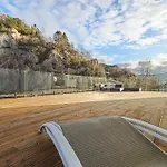 Aurora Bliss - Waterfront Jacuzzi & Sauna Near Bergen *