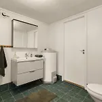 Apartament Aurora Bliss - Waterfront Jacuzzi & Sauna Near Bergen