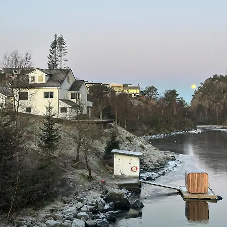 Aurora Bliss - Fjordfront Jacuzzi&sauna Near Bergen