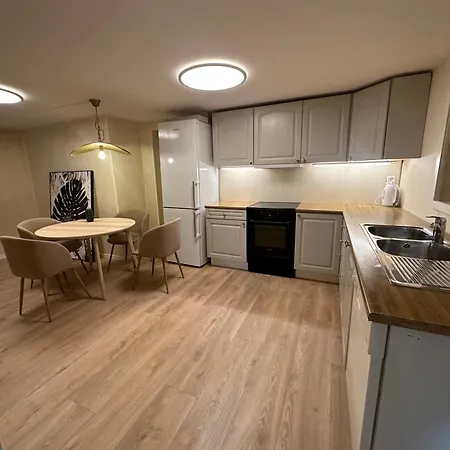 Aurora Bliss - Fjordfront Jacuzzi&sauna Near Bergen Apartment