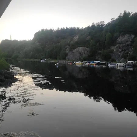 Apartment Aurora Bliss - Fjordfront Jacuzzi&sauna Near Bergen *