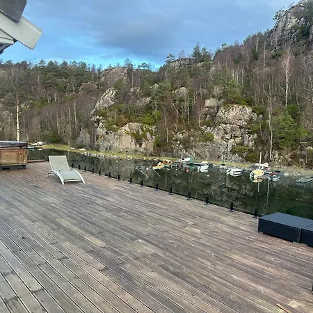 Aurora Bliss - Fjordfront Jacuzzi&sauna Near Bergen Apartment