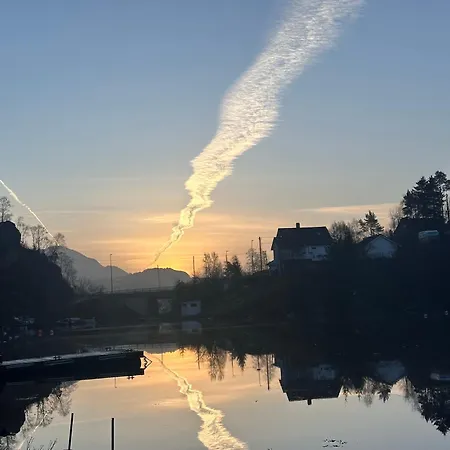 Apartment Aurora Bliss - Fjordfront Jacuzzi&sauna Near Bergen *