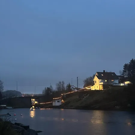 Aurora Bliss - Fjordfront Jacuzzi & Sauna Near Bergen Apartamento Askoy