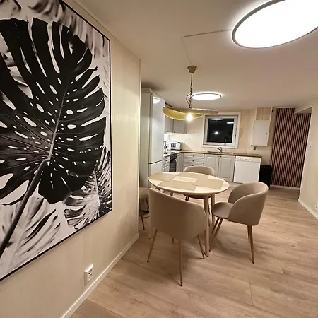 Apartamento Aurora Bliss - Fjordfront Jacuzzi & Sauna Near Bergen