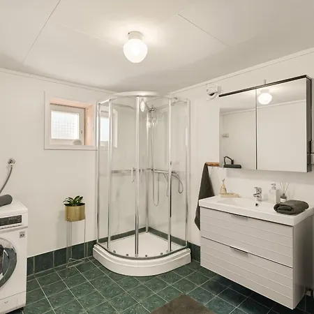 Aurora Bliss - Waterfront Jacuzzi & Sauna Near Bergen