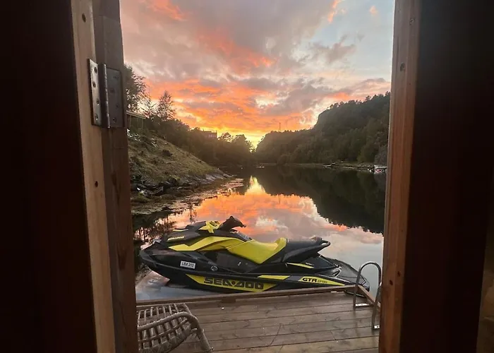 Aurora Bliss - Fjordfront Jacuzzi & Sauna Near Bergen Apartman