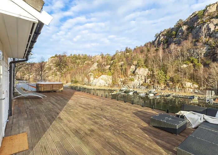 Aurora Bliss - Fjordfront Jacuzzi & Sauna Near Bergen Apartman *