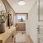 Apartamento Aurora Bliss - Waterfront Jacuzzi & Sauna Near Bergen *