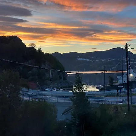 Appartamento Aurora Bliss - Fjordfront Jacuzzi&sauna Near Bergen *