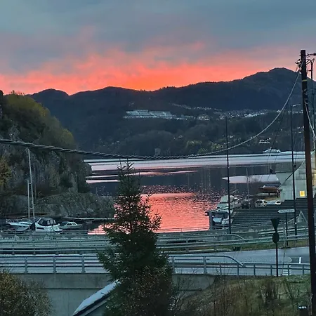 Aurora Bliss - Fjordfront Jacuzzi&sauna Near Bergen * Askoy