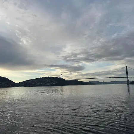 Aurora Bliss - Fjordfront Jacuzzi&sauna Near Bergen