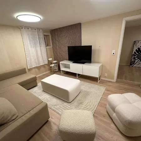 Aurora Bliss - Fjordfront Jacuzzi&sauna Near Bergen