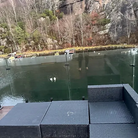 Aurora Bliss - Fjordfront Jacuzzi&sauna Near Bergen